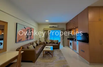 Apartment - Studio - 1 Bathroom for rent in Golden Sands 3 Hotel Apartments - Mankhool - Bur Dubai - Dubai