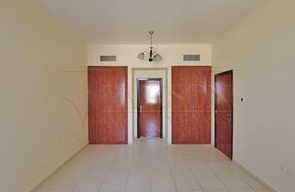 Apartment - 1 - 2 for rent in University View Block A - University View - Dubai Silicon Oasis - Dubai
