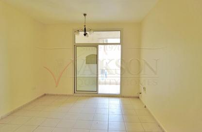 Apartment - 1 - 2 for rent in University View Block A - University View - Dubai Silicon Oasis - Dubai