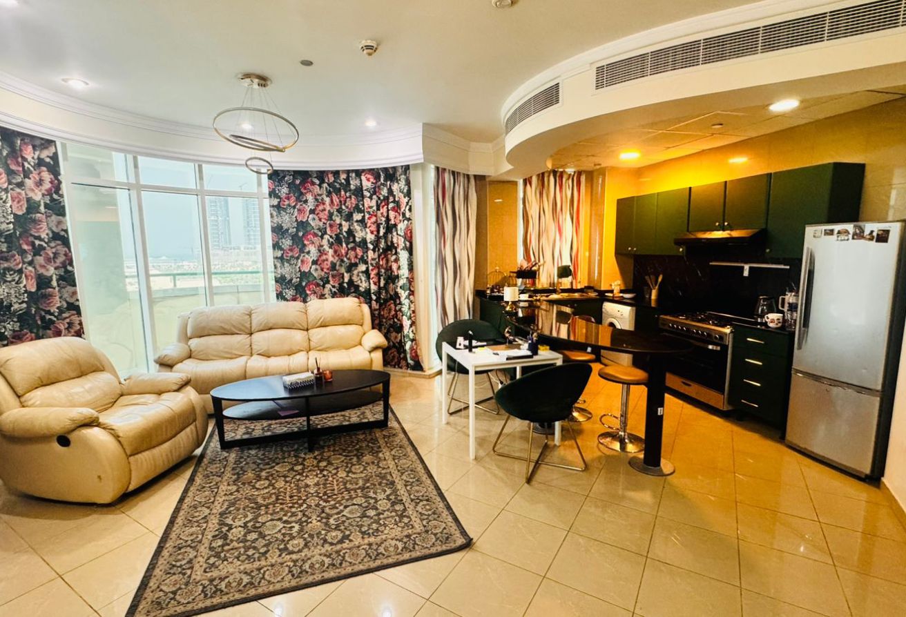 Large Layout | Stunning View | Near Tram