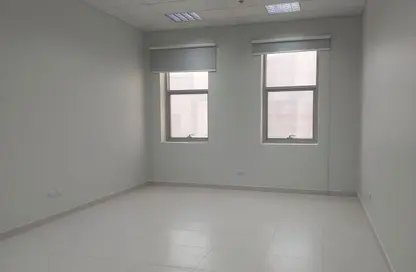 Office Space - 1 Bedroom - 5 Bathrooms for rent in ICAD - Industrial City Of Abu Dhabi - Mussafah - Abu Dhabi