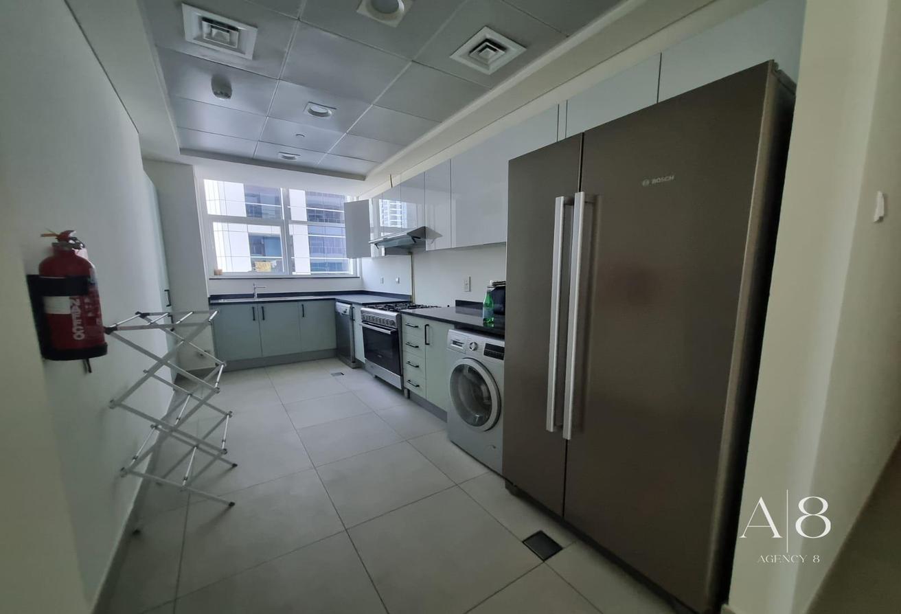 Available Now | Unfurnished | Large Layout photo 7