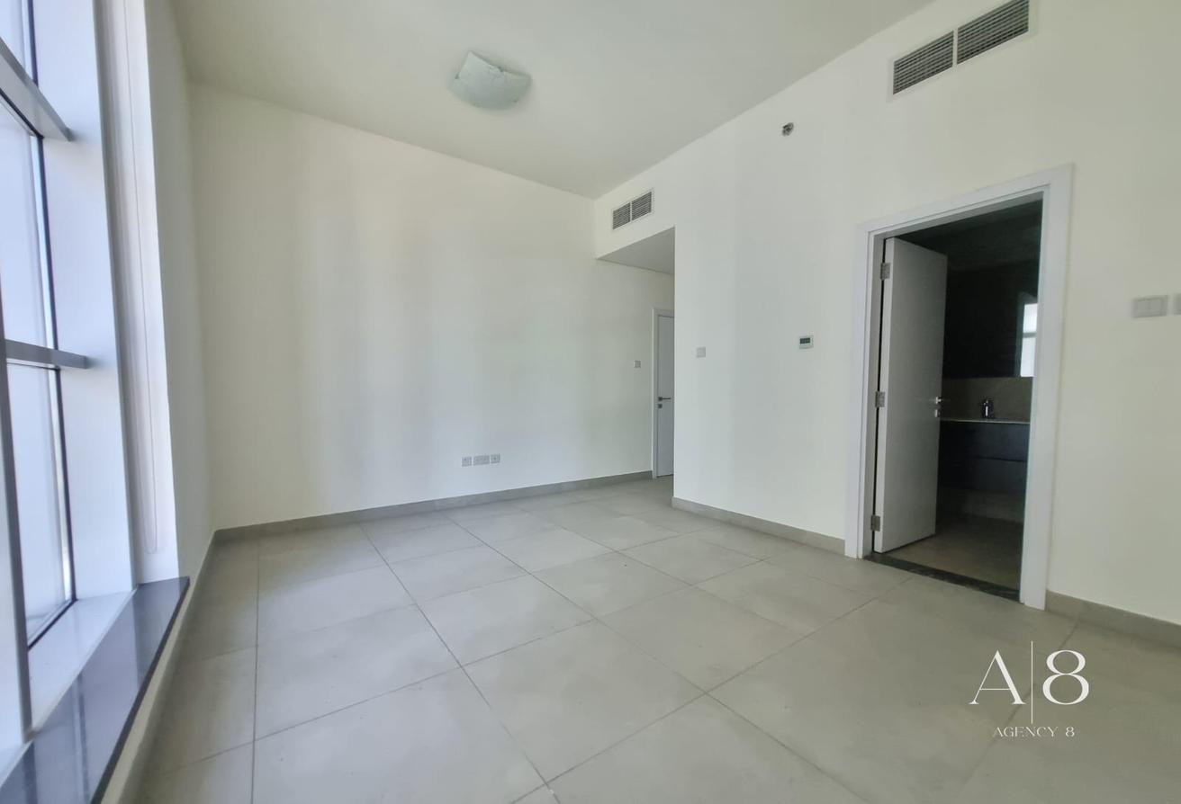 Available Now | Unfurnished | Large Layout photo 9