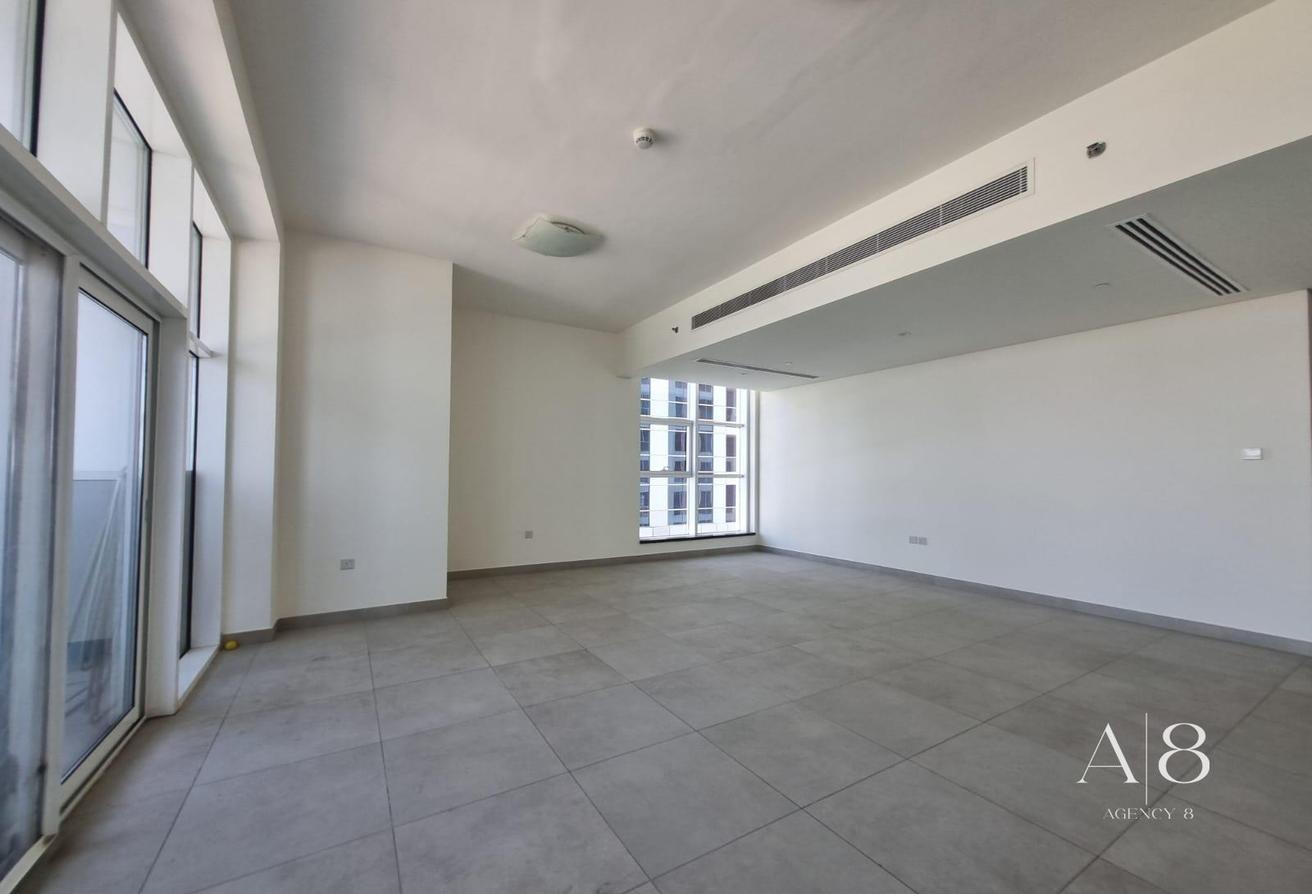 Available Now | Unfurnished | Large Layout photo 6