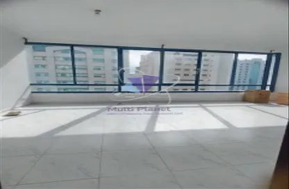 شقة - 2 غرف نوم - 2 حمامات للايجار في شارع حمدان - أبوظبي