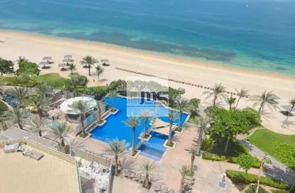Apartment - 3 Bedrooms - 4 Bathrooms for rent in Al Khudrawi - Shoreline Apartments - Palm Jumeirah - Dubai