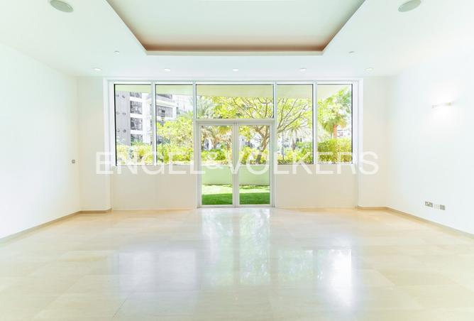Unfurnished | Private Garden | Negotiable