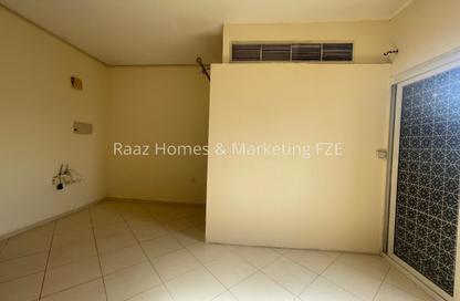Apartment - Studio - 1 for rent in Al Nabaa Building - Al Naba'ah - Al Sharq - Sharjah Apartment - Studio - 1 for rent in Al Nabaa Building - Al Naba'ah - Al Sharq - Sharjah