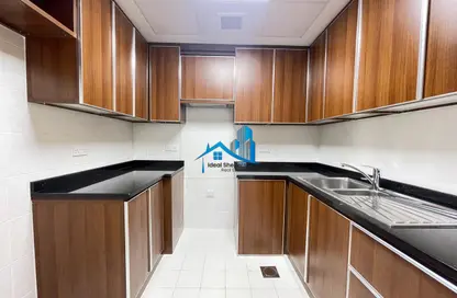 Apartment - 3 Bedrooms - 3 Bathrooms for rent in 21st Century Tower - Sheikh Zayed Road - Dubai