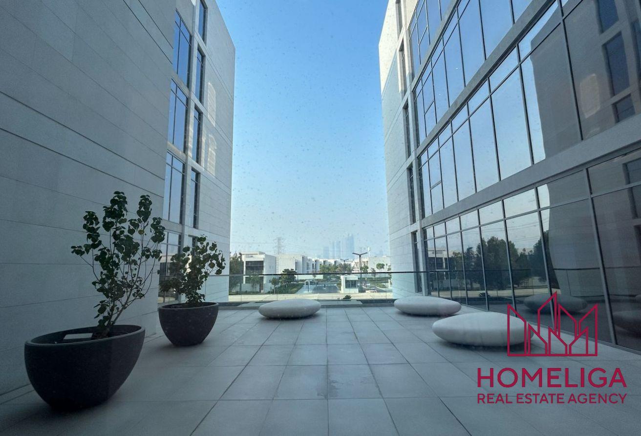 Fully Furnished | Lagoon view | Vacant photo 4