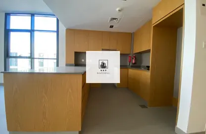 شقة - غرفة نوم - 2 حمامات للايجار في أسواق للعقارات - الممشى - مويلح - الشارقة شقة - غرفة نوم - 2 حمامات للايجار في أسواق للعقارات - الممشى - مويلح - الشارقة