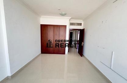 Apartment - 3 - 3 for rent in Al Rasheed Tower 5 - Al Taawun Street - Al Taawun - Sharjah