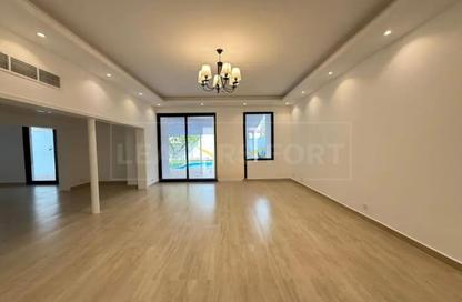 Villa - 5 Bedrooms - 5 Bathrooms for rent in Jumeirah 1 Villas - Jumeirah 1 - Jumeirah - Dubai