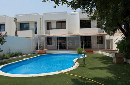 Villa - 5 Bedrooms - 5 Bathrooms for rent in Jumeirah 1 Villas - Jumeirah 1 - Jumeirah - Dubai