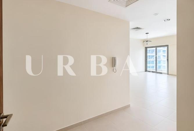 Multiple Cheques|Spacious | Vacant on October End photo 2