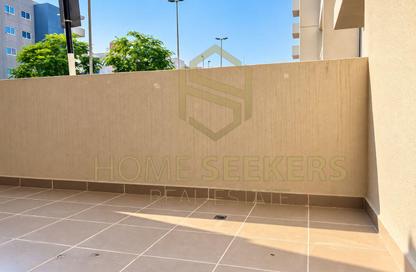 Apartment - Studio - 1 for rent in Tower 8 - Al Reef Downtown - Al Reef - Abu Dhabi Apartment - Studio - 1 for rent in Tower 8 - Al Reef Downtown - Al Reef - Abu Dhabi