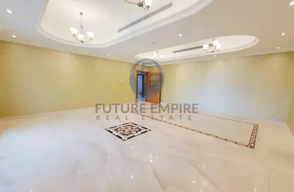 Apartment - 4 Bedrooms - 5 Bathrooms for rent in Gulf Tower A - Oud Metha - Bur Dubai - Dubai Apartment - 4 Bedrooms - 5 Bathrooms for rent in Gulf Tower A - Oud Metha - Bur Dubai - Dubai