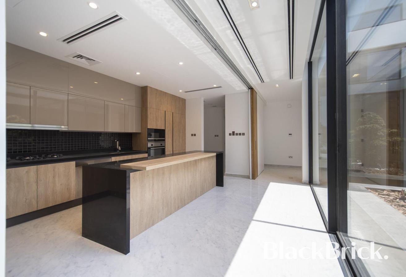 Stunning Luxury Family Home | New and Vacant photo 6