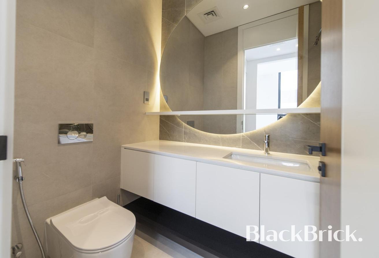 Stunning Luxury Family Home | New and Vacant photo 8