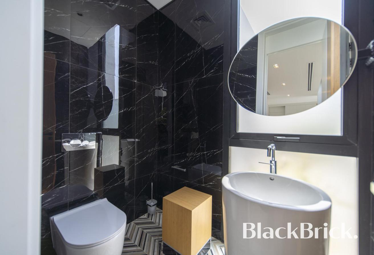 Stunning Luxury Family Home | New and Vacant photo 7