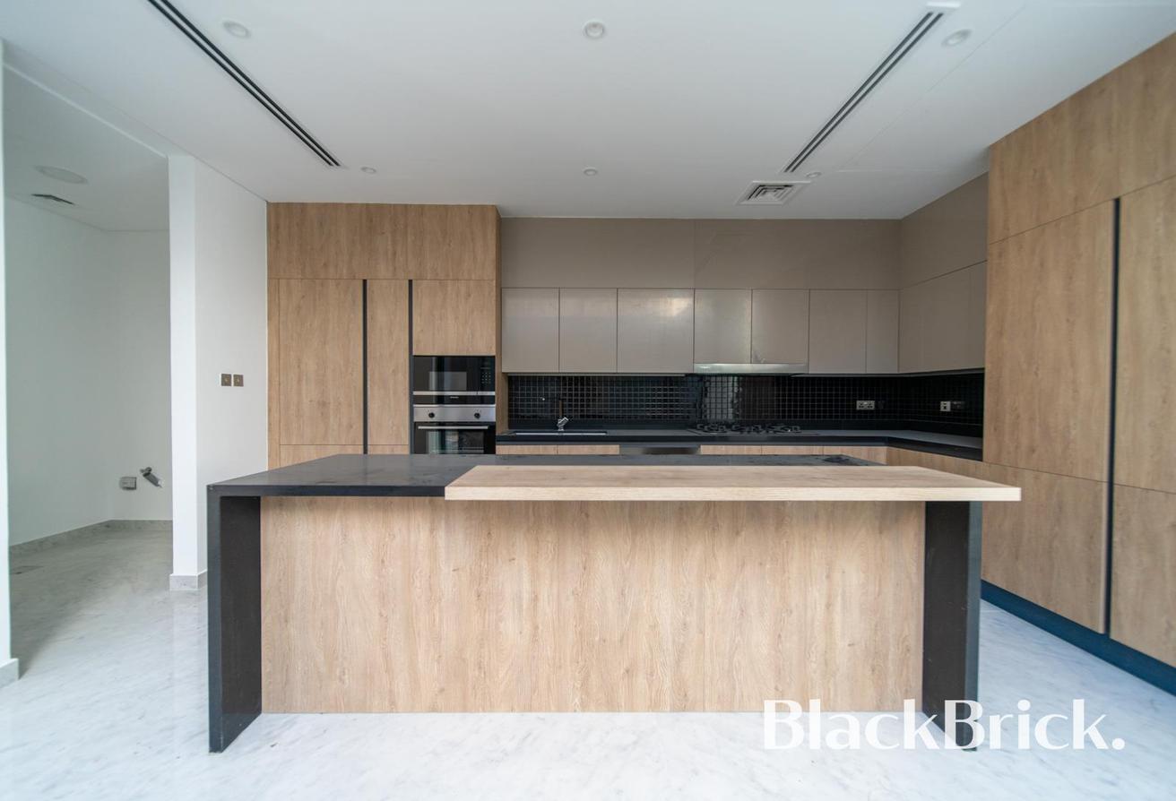 Stunning Luxury Family Home | New and Vacant photo 5