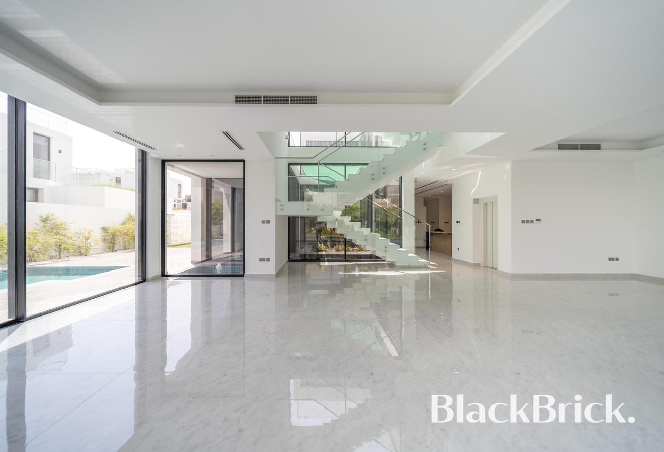 Stunning Luxury Family Home | New and Vacant photo 15
