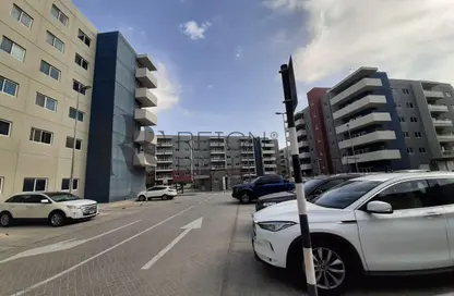 Apartment - 3 Bedrooms - 3 Bathrooms for sale in Tower 26 - Al Reef Downtown - Al Reef - Abu Dhabi