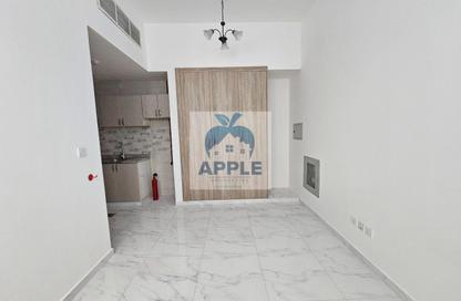 Apartment - Studio - 1 Bathroom for rent in Muwaileh 3 Building - Muwaileh - Sharjah