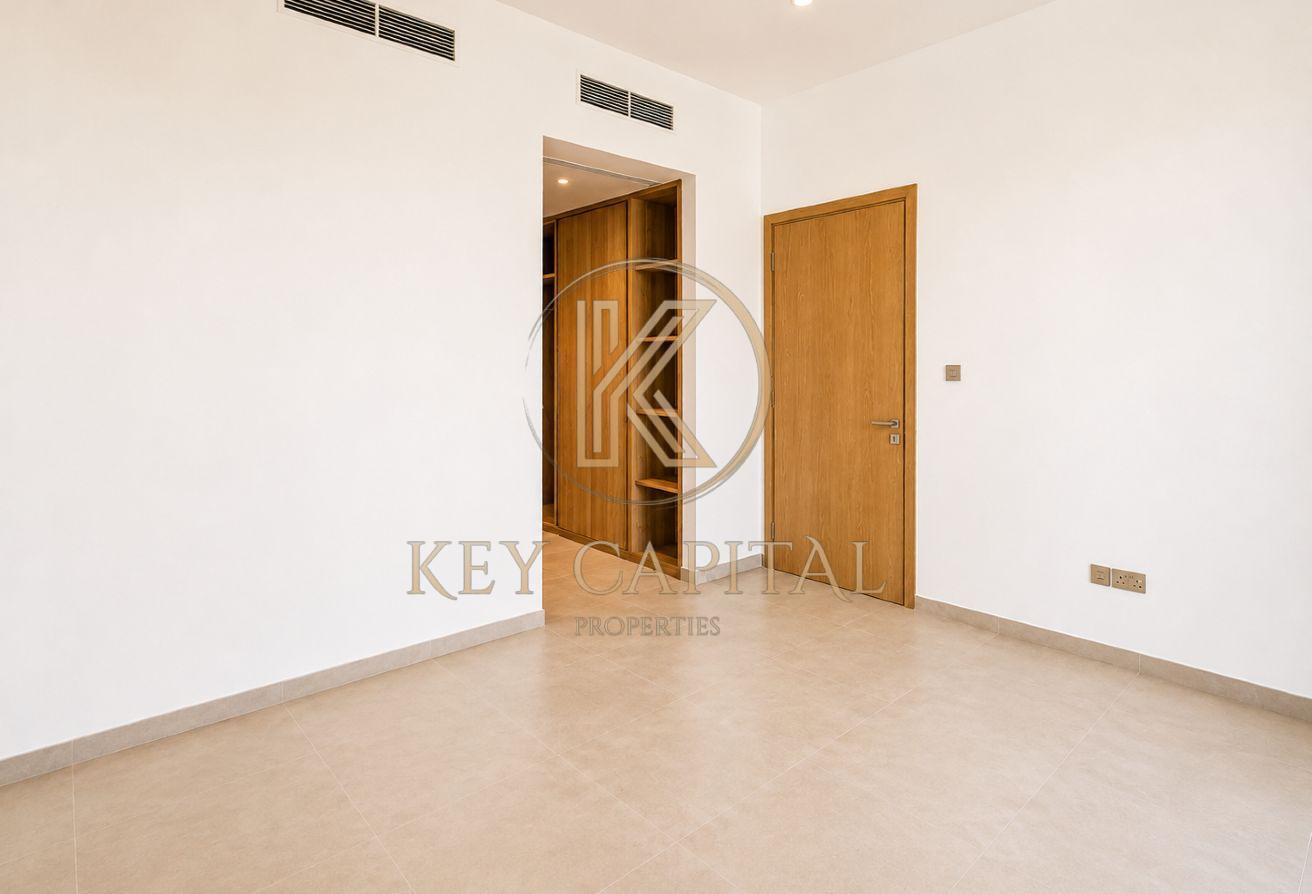 Corner Unit | Brand New | Must See Villa photo 12