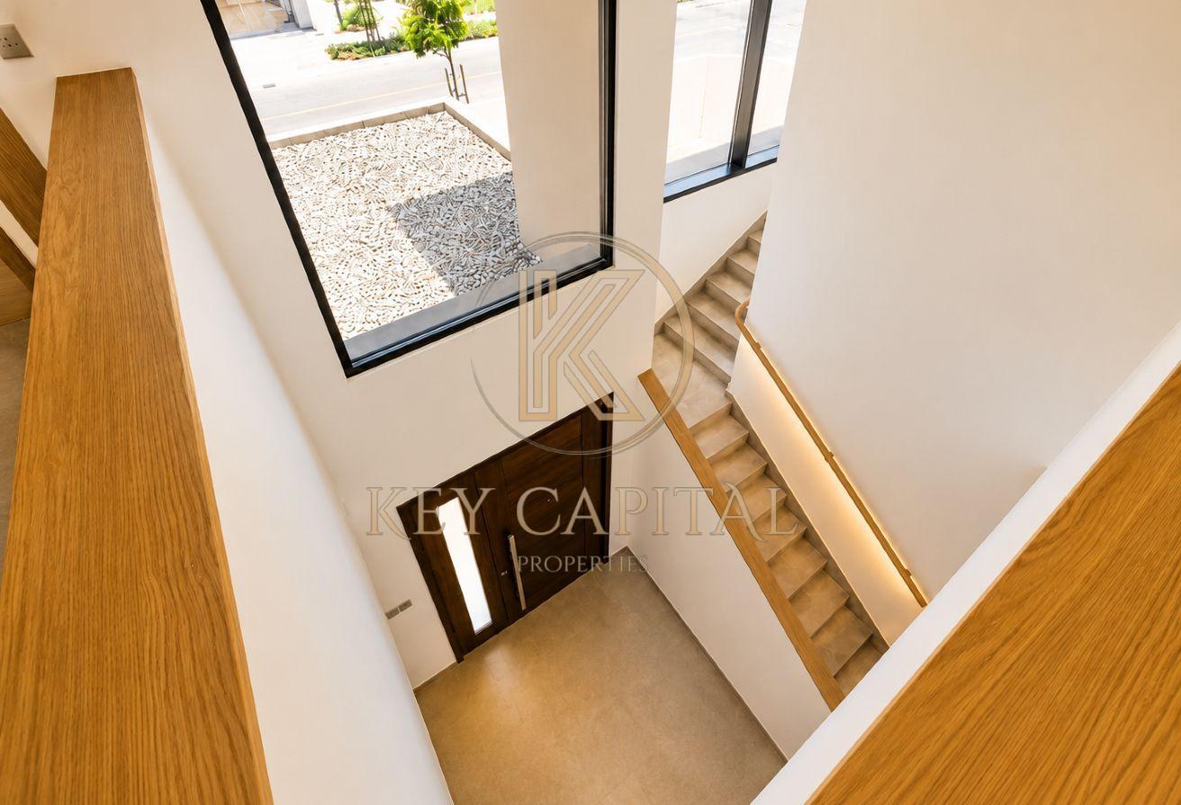 Corner Unit | Brand New | Must See Villa photo 10