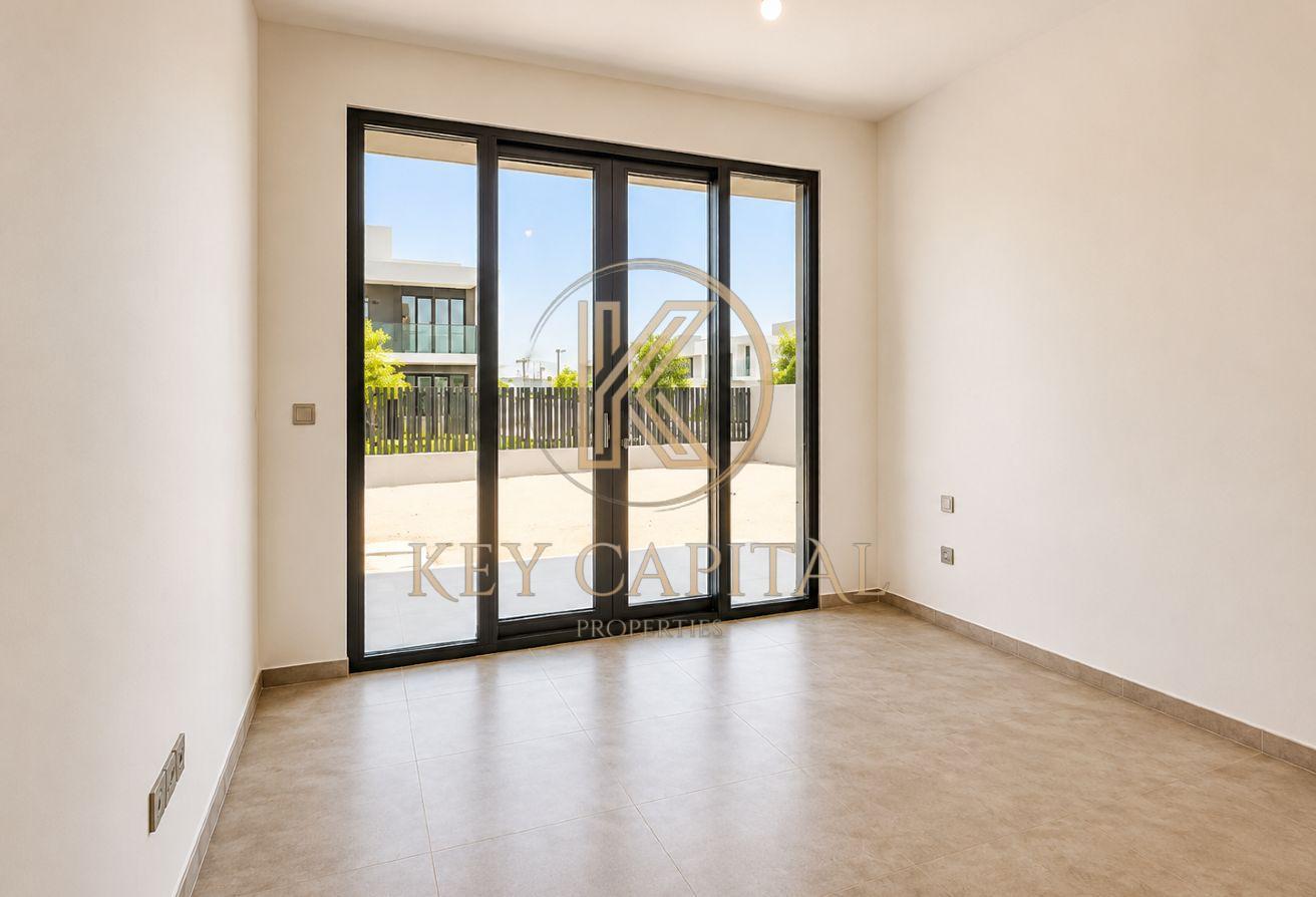 Corner Unit | Brand New | Must See Villa photo 7