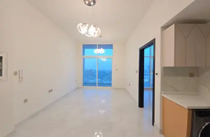 شقة - غرفة نوم - 1 حمام للايجار في سكايز من دانوب - ارجان - دبي