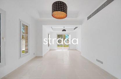 Villa - 3 Bedrooms - 3 Bathrooms for rent in Springs 10 - The Springs - Dubai