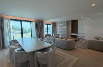 Apartment - 2 - 4 for sale in Al Khan Corniche - Al Khan - Sharjah
