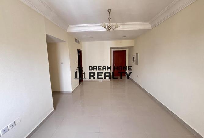 82367477 - Property Image 2