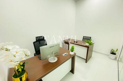 Office Space - Studio - 1 Bathroom for rent in Red Avenue - Al Garhoud - Dubai