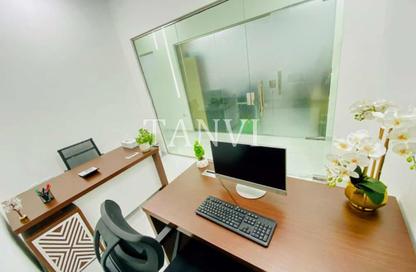 Office Space - Studio - 1 Bathroom for rent in Red Avenue - Al Garhoud - Dubai
