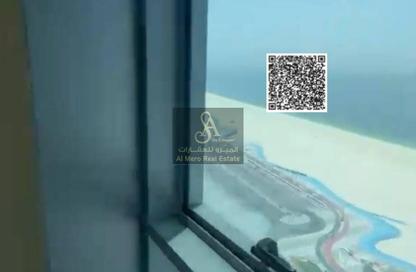 شقة - 2 غرف نوم - 3 حمامات للبيع في برج الكورنيش - طريق كورنيش عجمان - عجمان