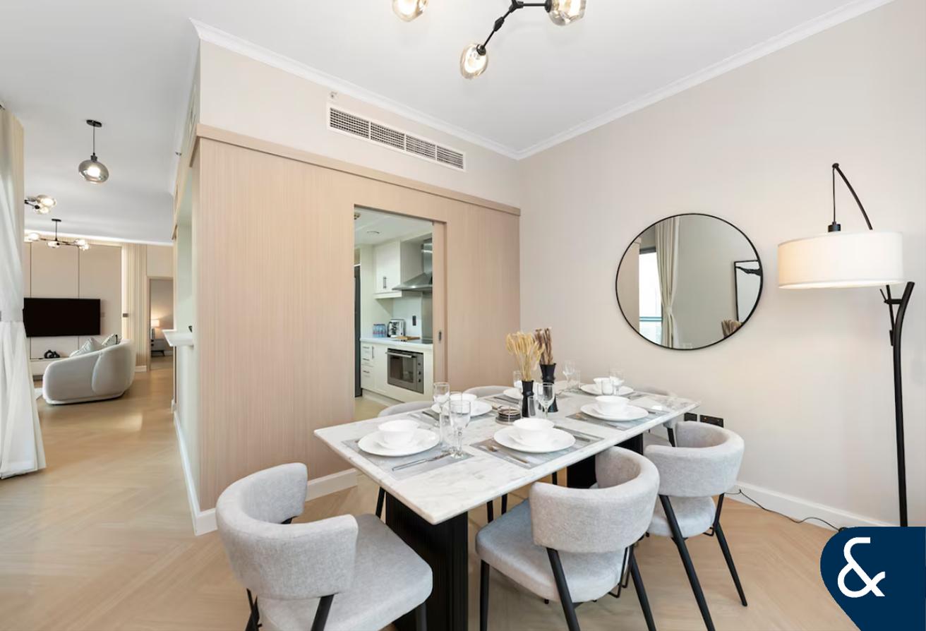 Vacant Now | Furnished | Incredible Views photo 11