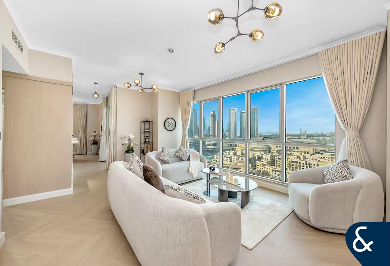 Vacant Now | Furnished | Incredible Views photo 4