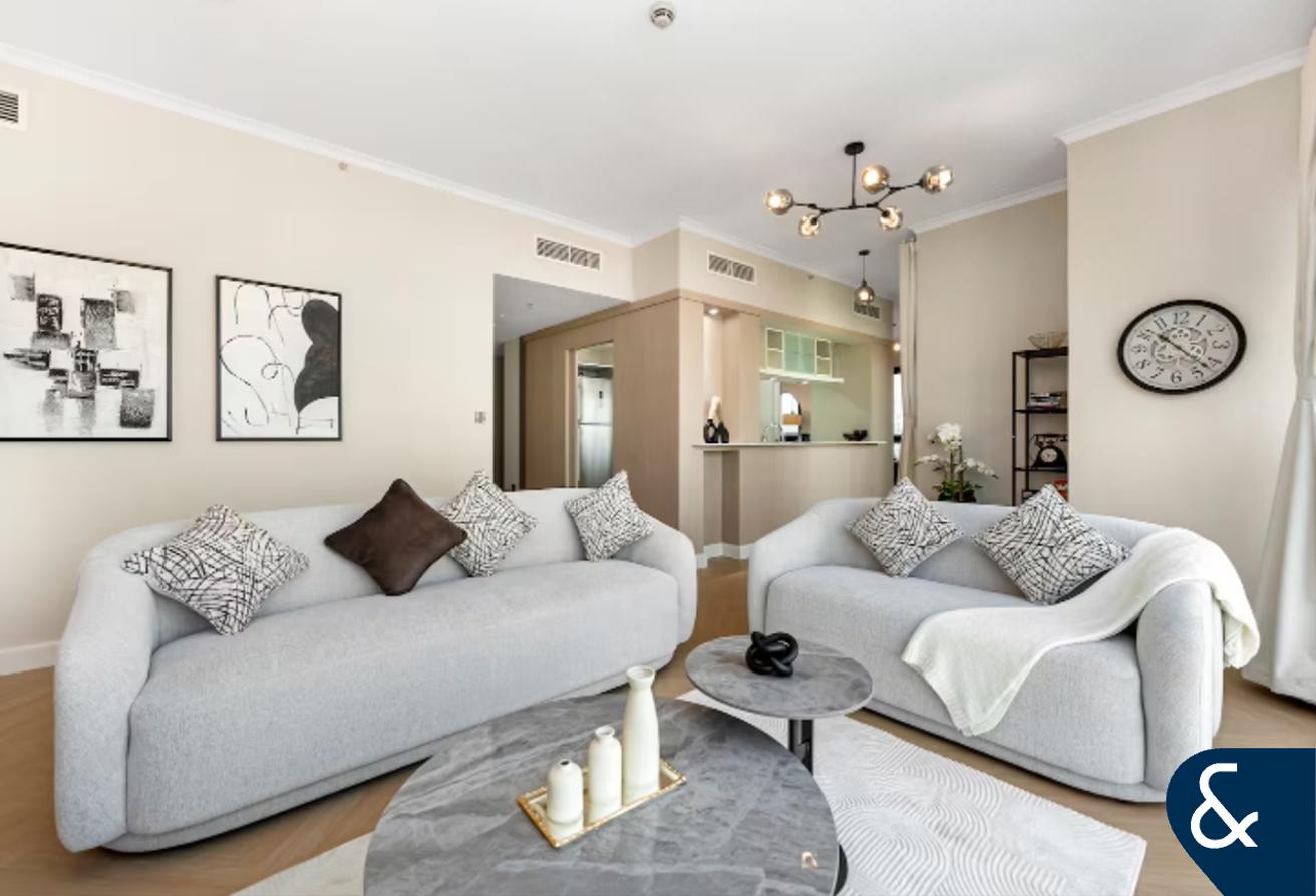 Vacant Now | Furnished | Incredible Views photo 7