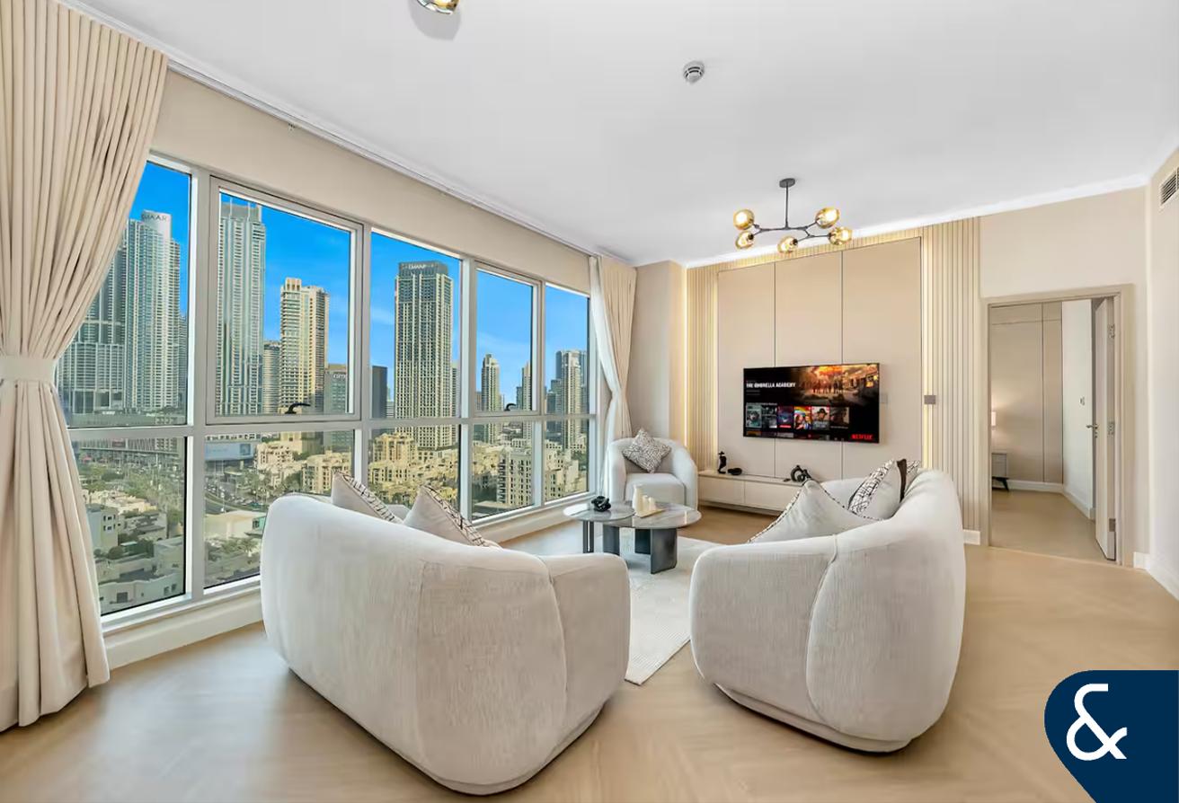 Vacant Now | Furnished | Incredible Views photo 5