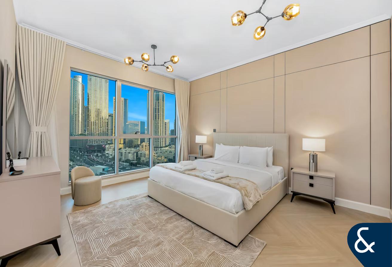 Vacant Now | Furnished | Incredible Views photo 12