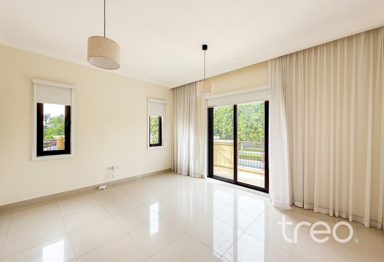 Vacant | Large Landscaped Garden | Near Pool photo 19