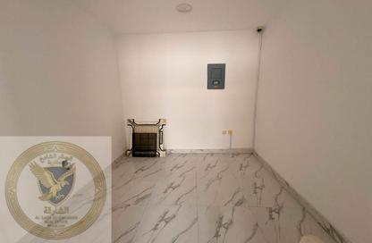 Office Space - Studio - 1 Bathroom for rent in Industrial Area 4 - Sharjah Industrial Area - Sharjah