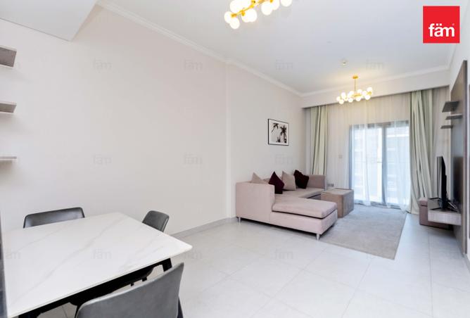 Fully Furnished | Next to Mall | Near Entry Exit photo 2