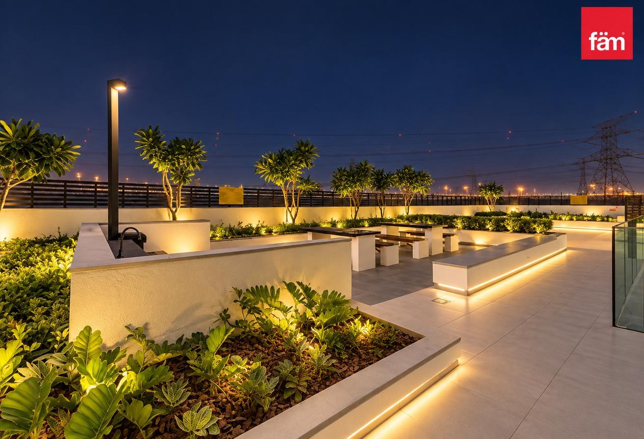 Chiller Free | Close To Metro | Pool View photo 16