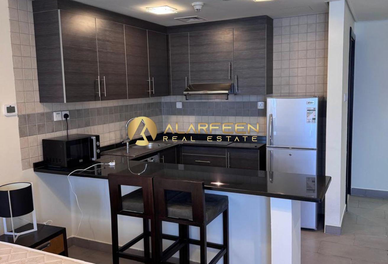Fully Furnished | Spacious Unit | Prime Location photo 5