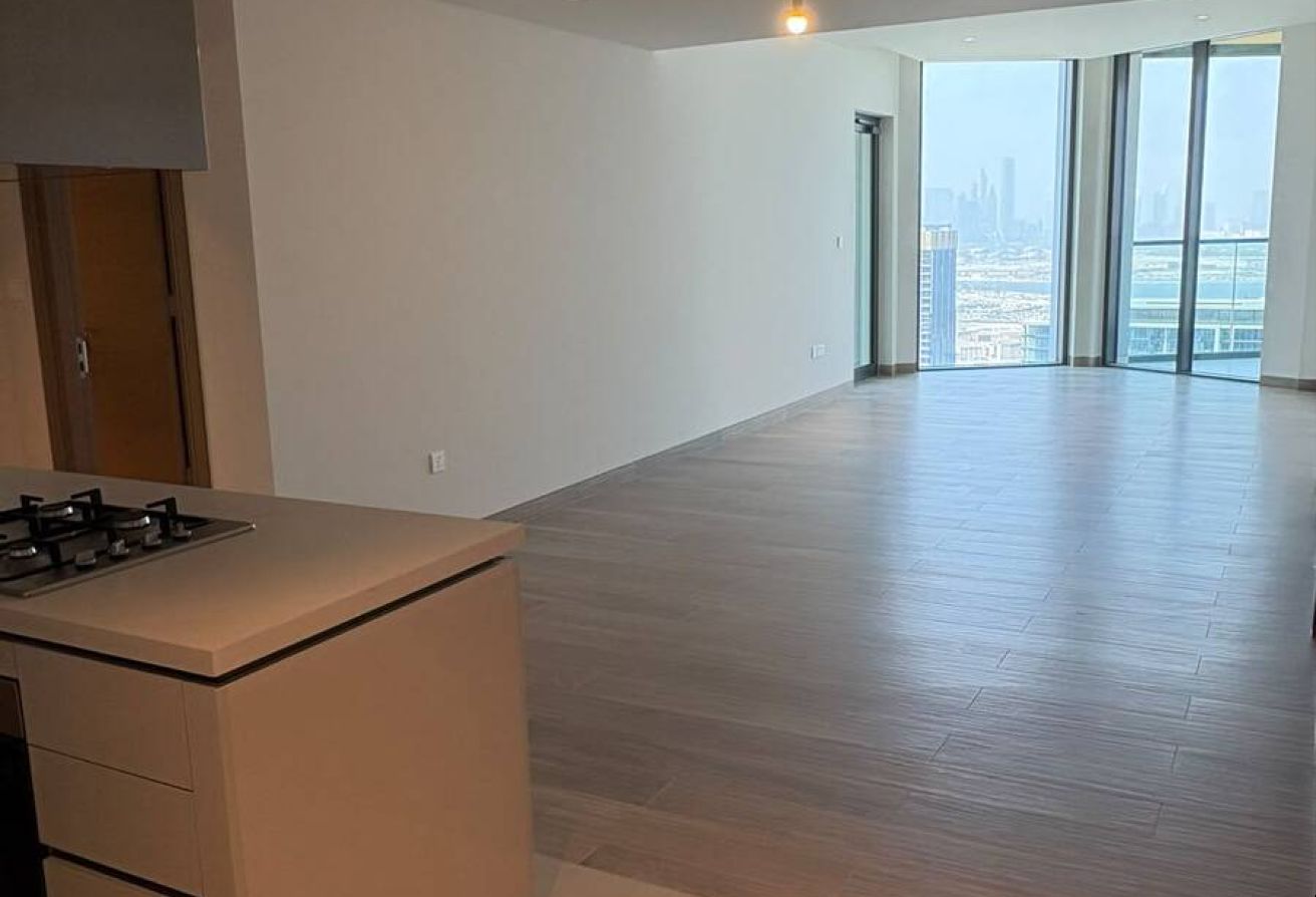 180° Skyline Views | Study +Maids +Storage +Powder — image 29