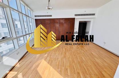 Duplex - 4 Bedrooms - 5 Bathrooms for rent in Al Waleed Tower - Al Qasba - Sharjah